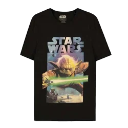 Sort T-shirt med en stor illustration af Yoda, der svinger sit grønne lyssværd, samt Star Wars-logoet øverst.