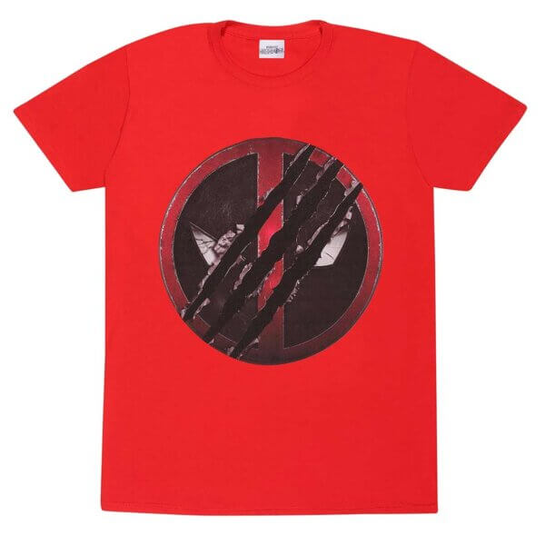 Rød t-shirt med et ridset Deadpool logo med Wolverine klomærker