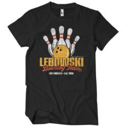 Sort big lebowski t-shirt med kegler og bowlingkugle og ordene lebowski team